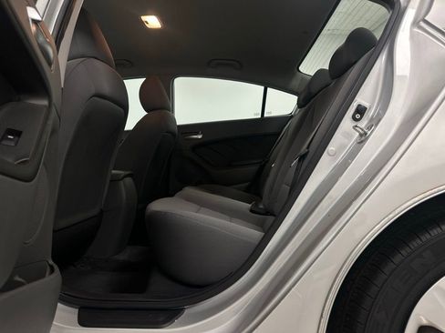 Used 2017 Kia Forte LX image 17