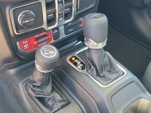 New 2026 Jeep Gladiator Mojave image 19