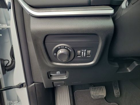 New 2026 Jeep Grand Cherokee L 2WD image 11