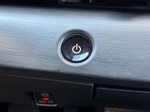 Used 2025 Nissan Ariya FWD image 22