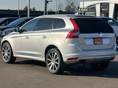 Used 2016 Volvo XC60 T5 Premier w/ Proximity Package image 6