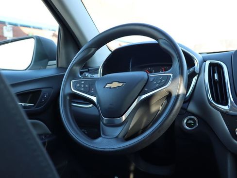 Used 2020 Chevrolet Equinox L image 38