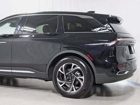 Used 2024 Lincoln Nautilus Premier w/ Equipment Group 102A AWD/4WD image 10