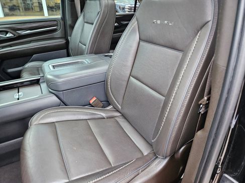 Used 2021 GMC Yukon Denali w/ Denali Premium Package image 22