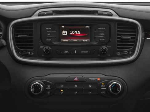 Used 2017 Kia Sorento AWD w/ LX Convenience Package image 7