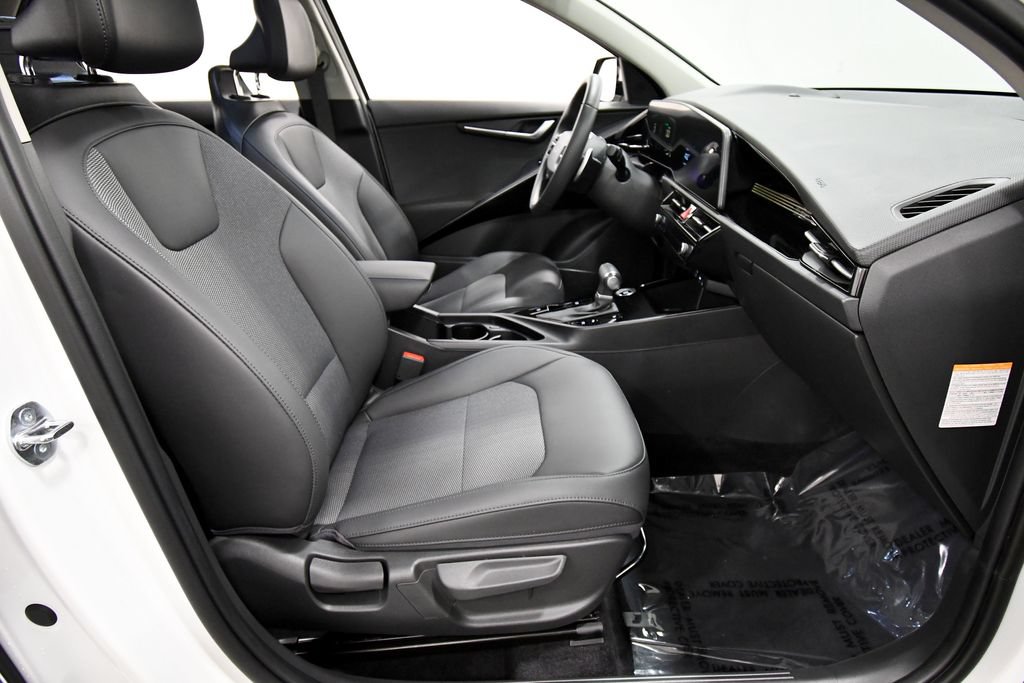 Certified 2025 Kia Niro EX Touring FWD image 19