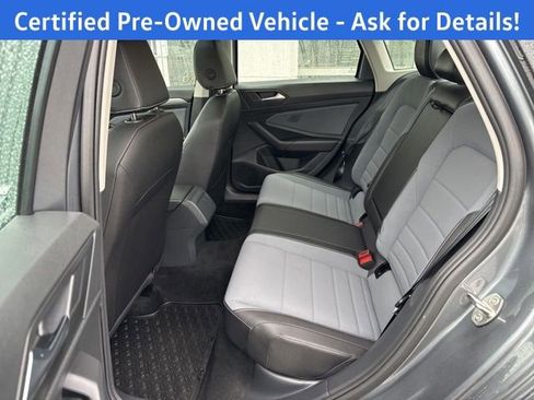 Certified 2025 Volkswagen Jetta SE w/ Sunroof Package FWD image 19