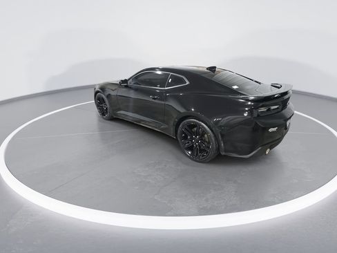 Used 2017 Chevrolet Camaro SS RWD image 6