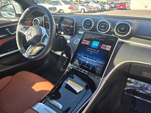 Used 2025 Mercedes-Benz C 300 4MATIC Sedan image 10