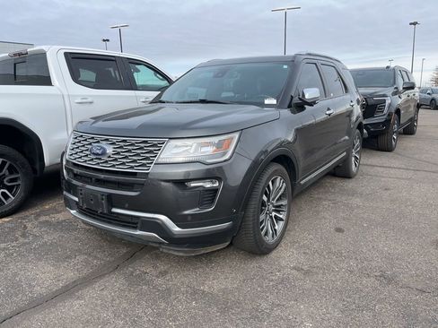 Used 2019 Ford Explorer Platinum image 7