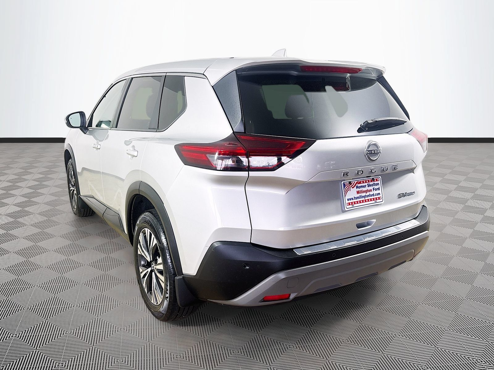 Used 2023 Nissan Rogue SV AWD/4WD image 5