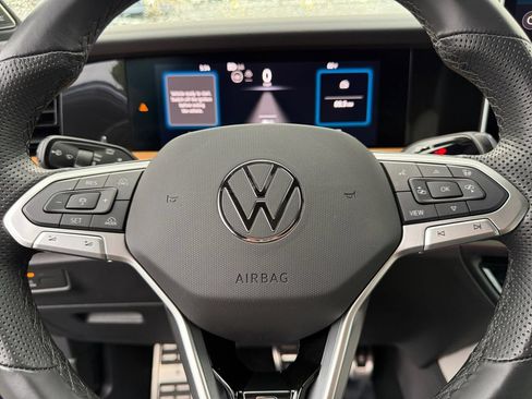 Used 2025 Volkswagen Tiguan SEL R-Line AWD/4WD image 22