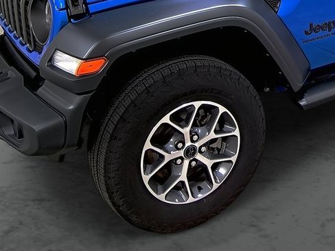 Used 2024 Jeep Wrangler Sport AWD/4WD image 7