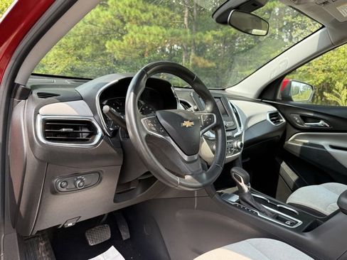 Used 2023 Chevrolet Equinox LT image 14