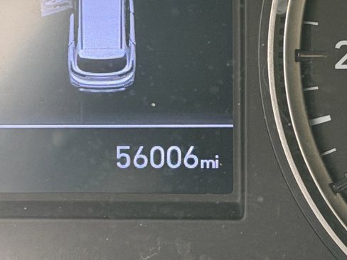 Used 2019 Hyundai Santa Fe SE image 5