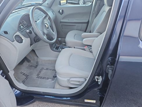Used 2008 Chevrolet HHR LS image 7
