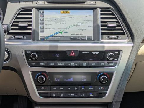 Used 2017 Hyundai Sonata Limited w/ Tech Package 03 FWD image 27