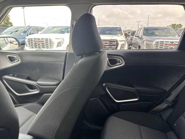 Used 2023 Kia Soul S FWD image 13
