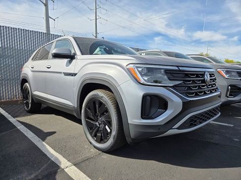 New 2026 Volkswagen Atlas Cross Sport SE FWD image 1