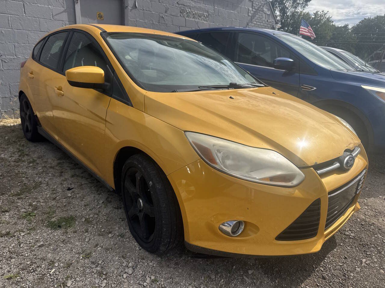 Used 2012 Ford Focus SE FWD image 2