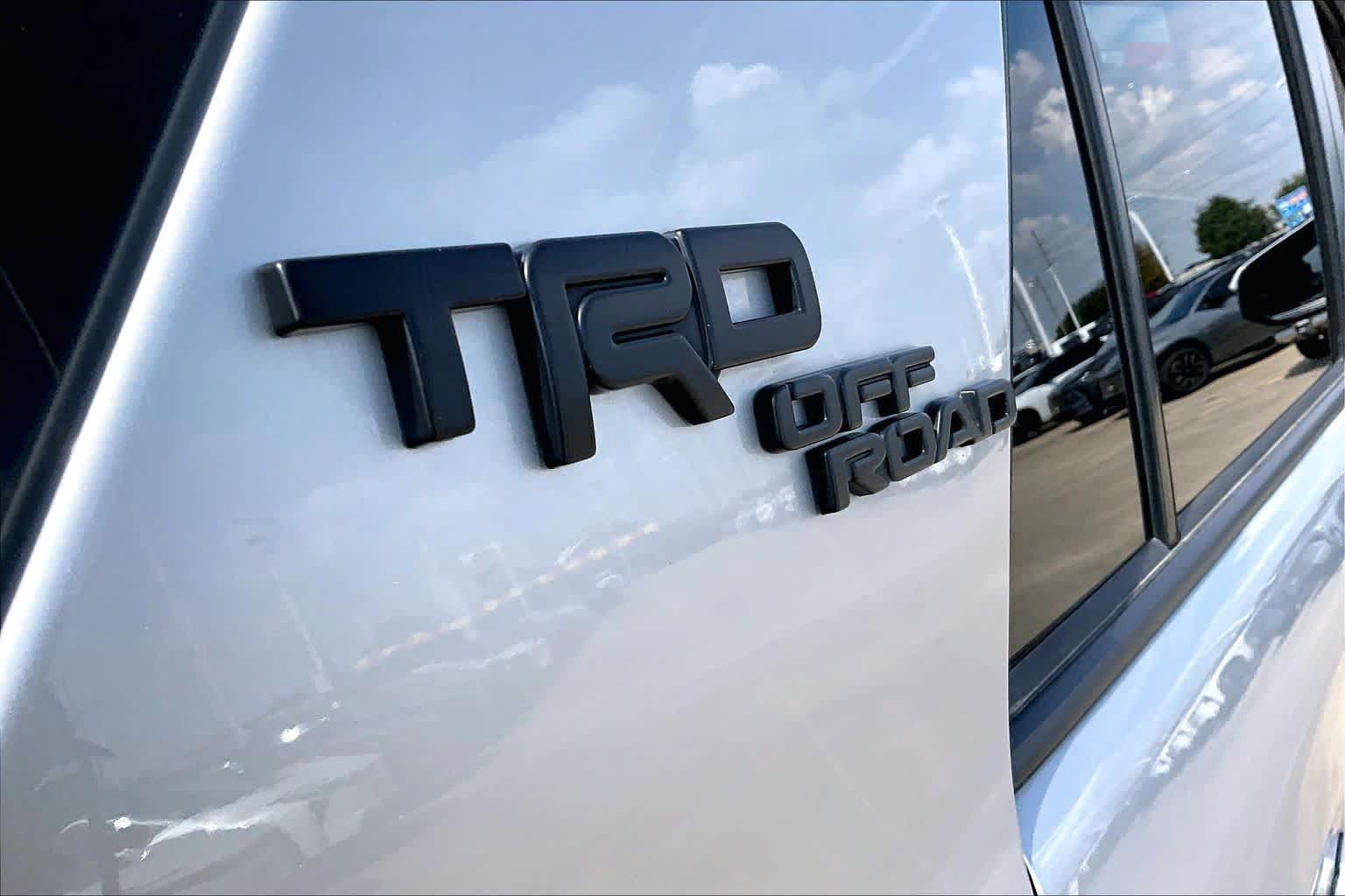 Used 2022 Toyota 4Runner TRD Off-Road Premium w/ TRD Black Wheel Package (TMS) AWD/4WD image 30