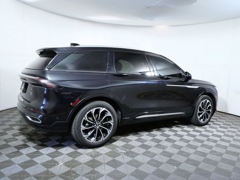 Used 2024 Lincoln Nautilus Reserve w/ Equipment Group 202A AWD/4WD image 8