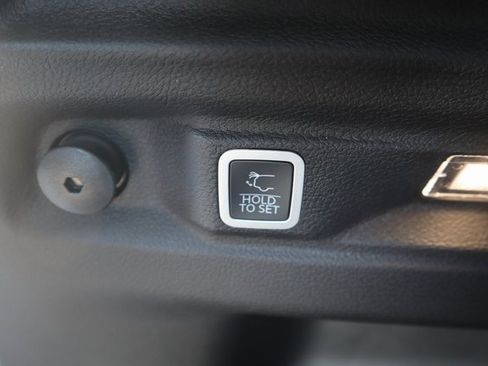 New 2025 Jeep Grand Cherokee L Laredo image 28