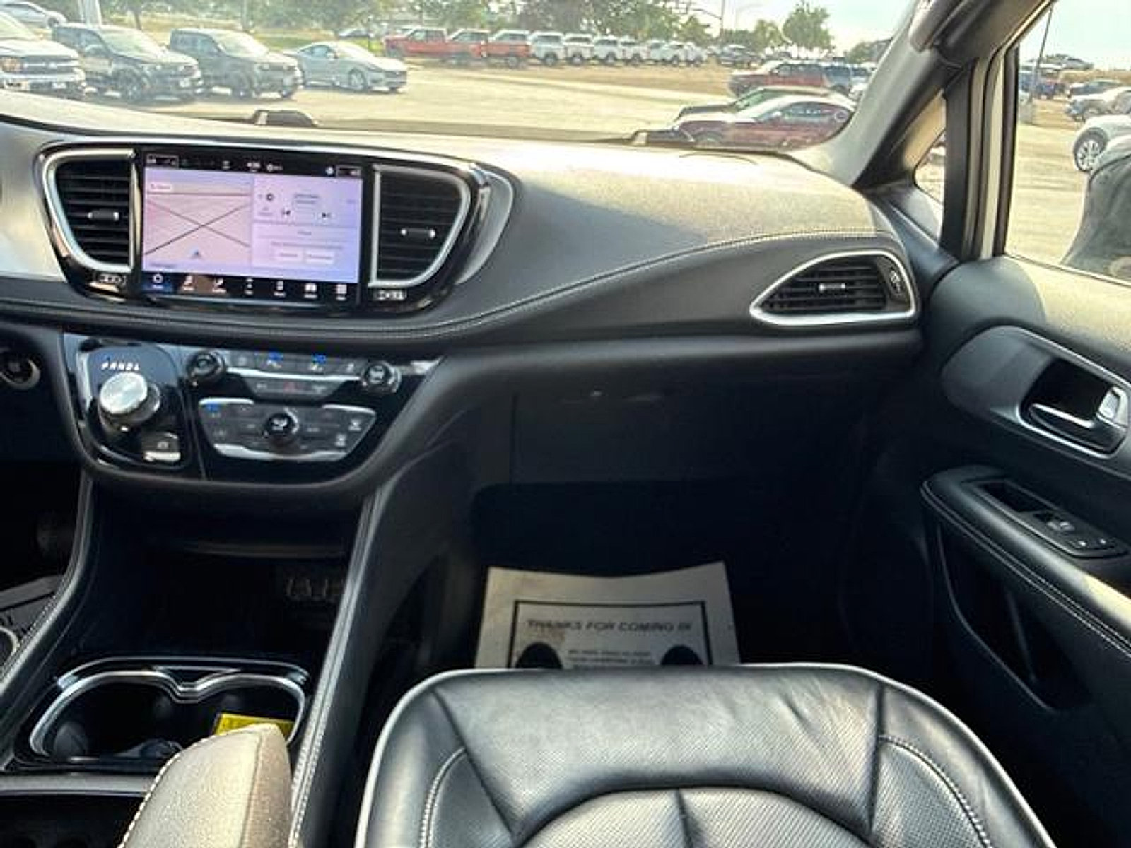 Used 2025 Chrysler Pacifica Limited FWD image 22