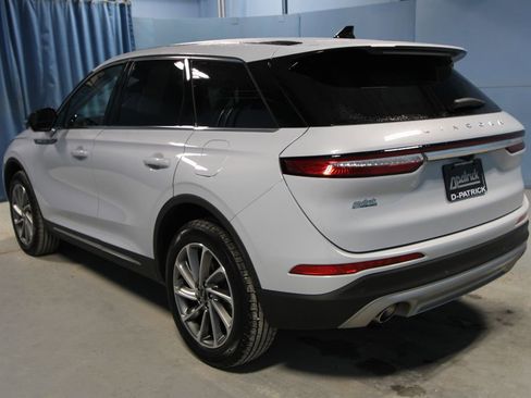 Used 2025 Lincoln Corsair AWD w/ Equipment Group 101A image 27