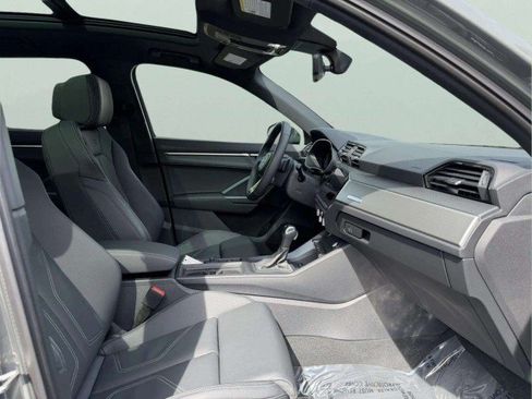Certified 2025 Audi Q3 2.0T Premium w/ Convenience Package AWD/4WD image 32