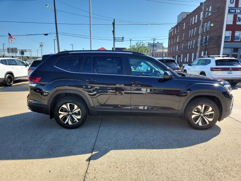 New 2026 Volkswagen Atlas SE image 6