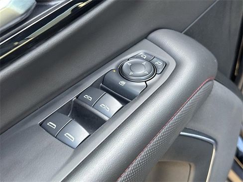 Used 2025 Chevrolet Suburban RST image 22