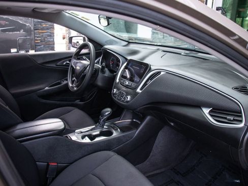Used 2024 Chevrolet Malibu LT FWD image 18