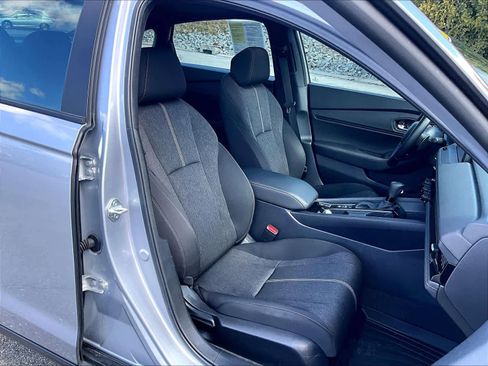 Used 2024 Honda Accord Sport image 11