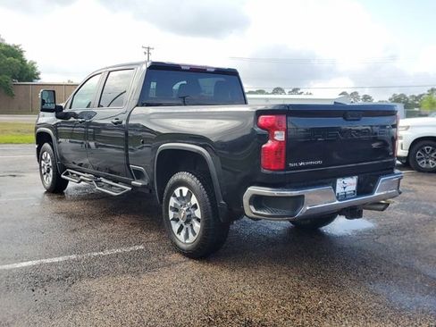 Used 2024 Chevrolet Silverado 2500 LT image 4