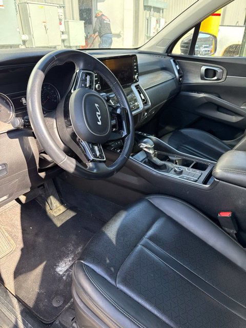 Used 2023 Kia Sorento S w/ Panoramic Sunroof Package AWD/4WD image 2