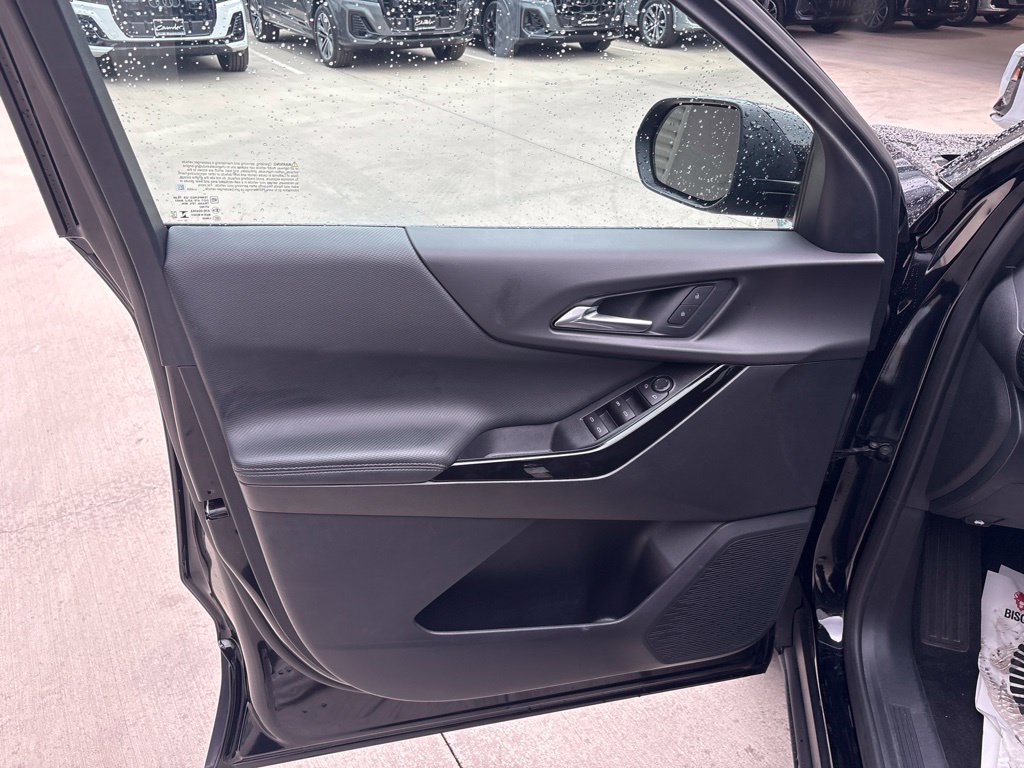 Used 2026 Chevrolet Equinox LT FWD image 15