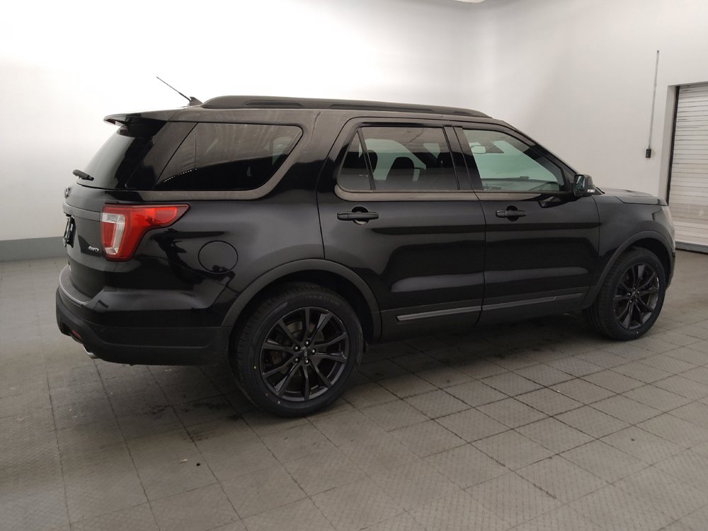 Used 2019 Ford Explorer XLT w/ Equipment Group 202A AWD/4WD image 10