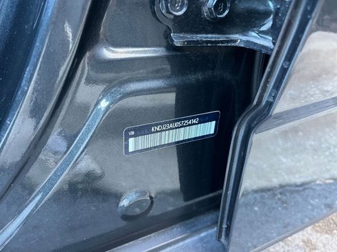 Used 2025 Kia Soul LX w/ LX Technology Package image 27