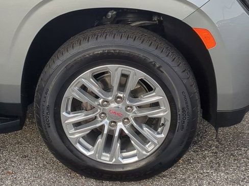 Used 2024 GMC Yukon SLE w/ Gmc Pro Safety Plus Package image 10