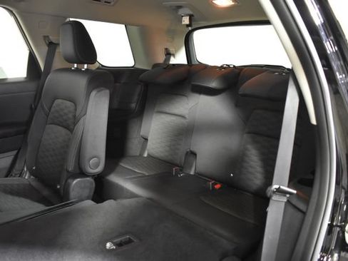 Certified 2024 Nissan Pathfinder SV w/ SV Premium Package AWD/4WD image 32