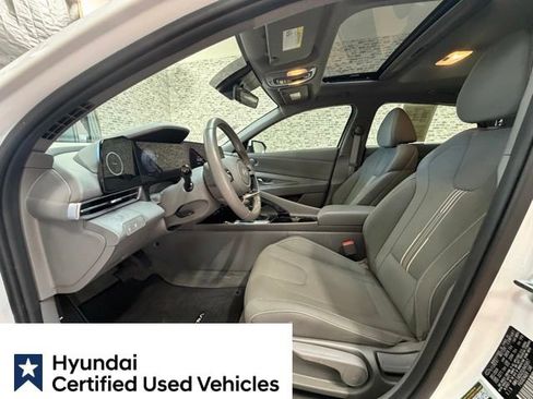 Used 2025 Hyundai Elantra SEL FWD image 18