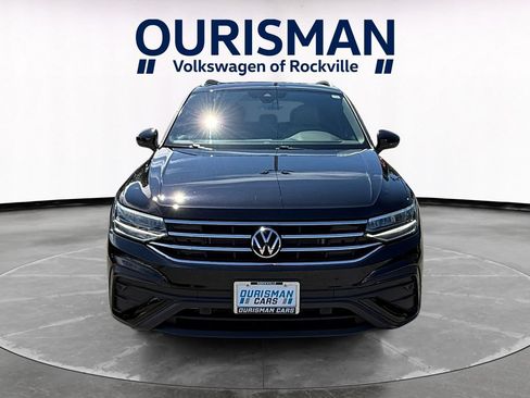 Used 2023 Volkswagen Tiguan SE w/ Panoramic Sunroof Package AWD/4WD image 8