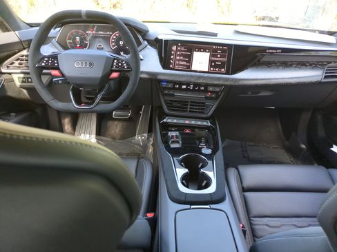 New 2026 Audi RS e-tron GT performance image 13