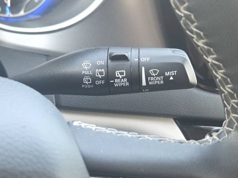 Used 2023 Chrysler Pacifica Touring-L FWD image 44