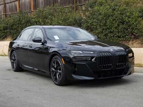 New 2026 BMW i7 eDrive50 w/ M Sport Package image 2