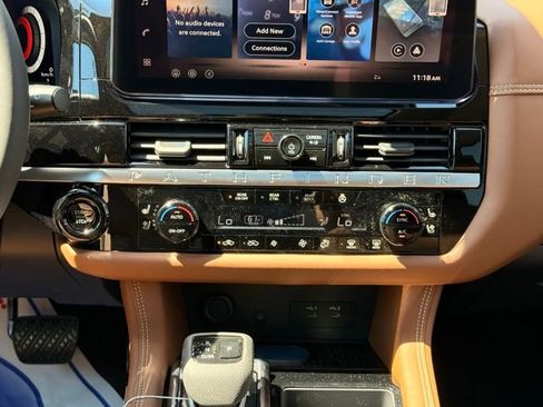 New 2026 Nissan Pathfinder Platinum AWD/4WD image 29