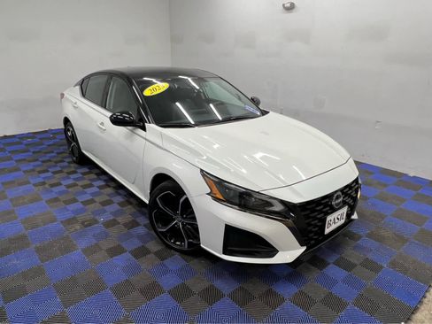 Used 2023 Nissan Altima 2.5 SR image 27