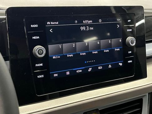 New 2025 Volkswagen Taos SE image 27