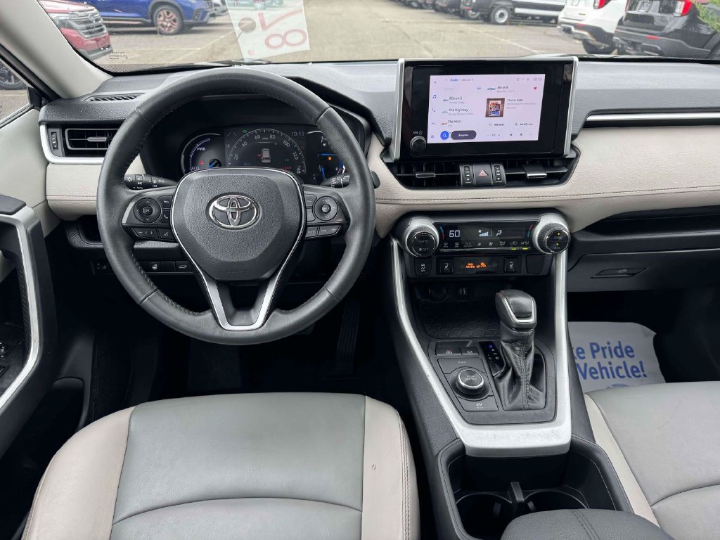 Used 2024 Toyota RAV4 XLE Premium w/ Weather Package AWD/4WD image 19